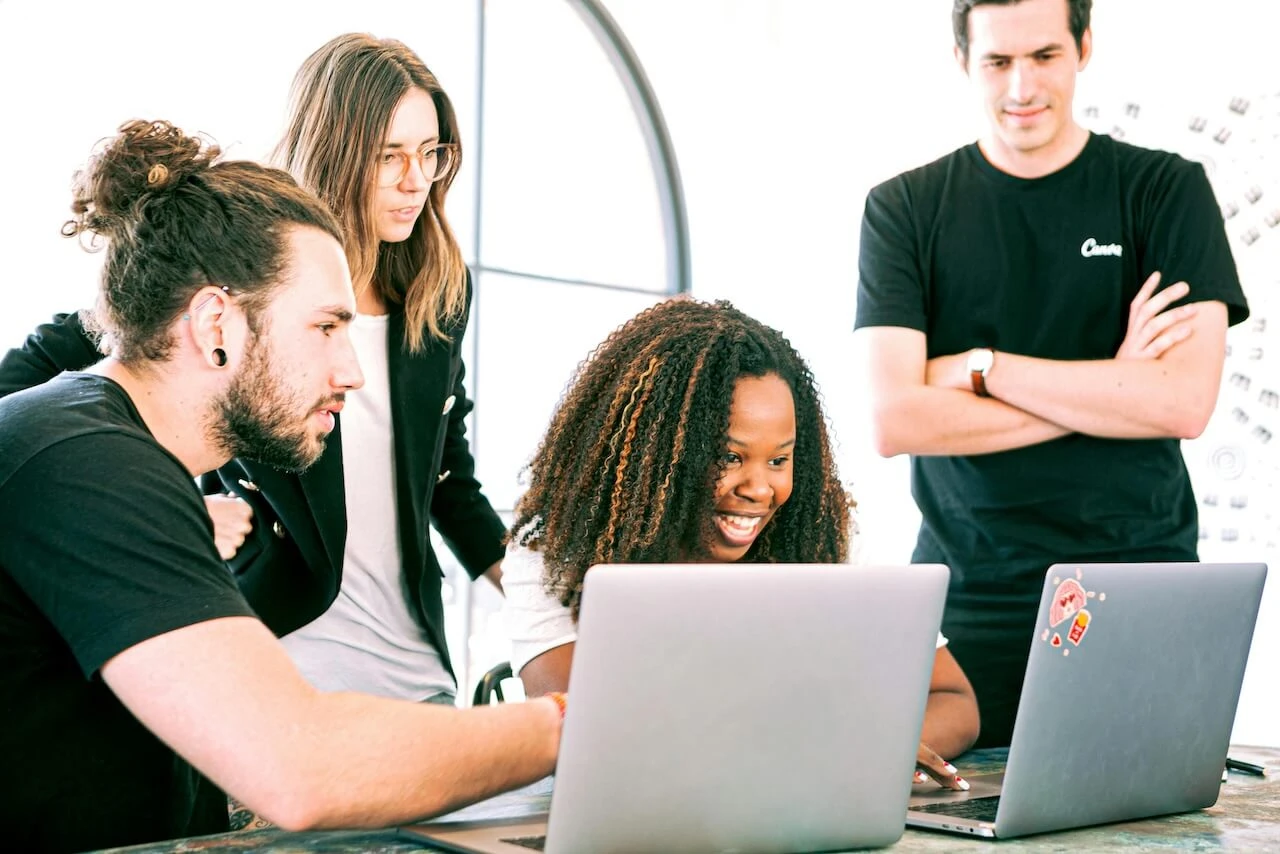 Comment la GED Améliore la Collaboration en Entreprise.